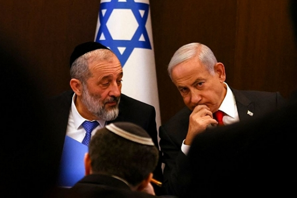 "משבר חוקתי": הקואליציה מתכוונת לחוקק חוק לעקוף את בית המשפט העליון