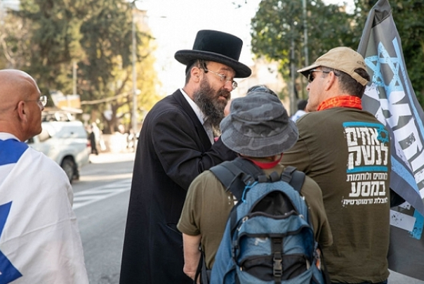 חששות בקואליציה: הממשלה תיפול עקב שחרור החרדים מהצבא