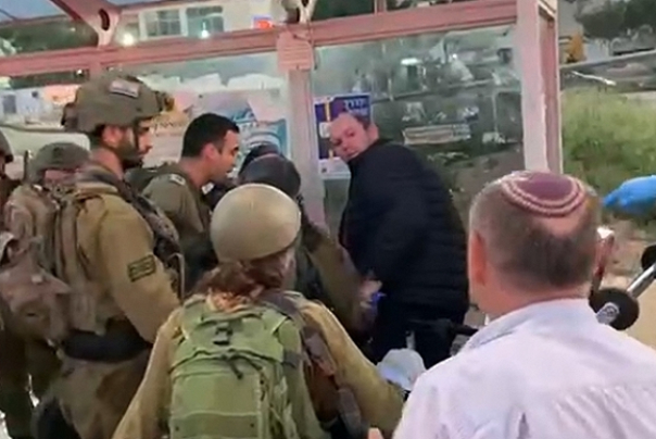 צעירה נורתה למוות על ידי הכיבוש מצפון לחברון בטענה שניסתה לבצע פיגוע דקירה