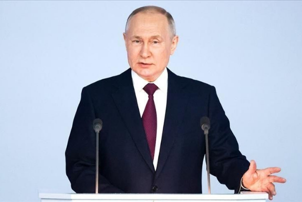 Россия открыта для делового и гуманитарного сотрудничества с исламскими государствами, заявил Путин