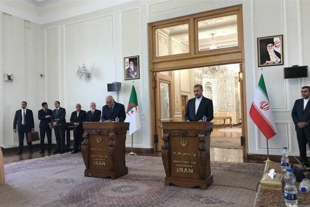 وزير خارجية الجزائر يشيد بدعم إيران لعضوية بلاده غير الدائمة في مجلس الأمن