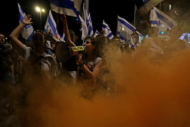 "נקודת תורפה" של ראש ממשלת הכיבוש.. בכירים לשעבר בחיל האוויר תומכים בסירוב לשרת