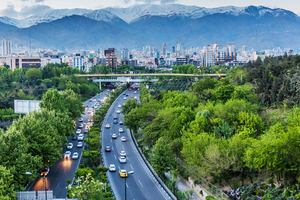 طهران تعتزم بناء محطة كبرى للطاقة الشمسية