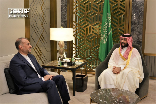 زيارة عبداللهيان الى الرياض في خضمّ التحشيد الأمريكي