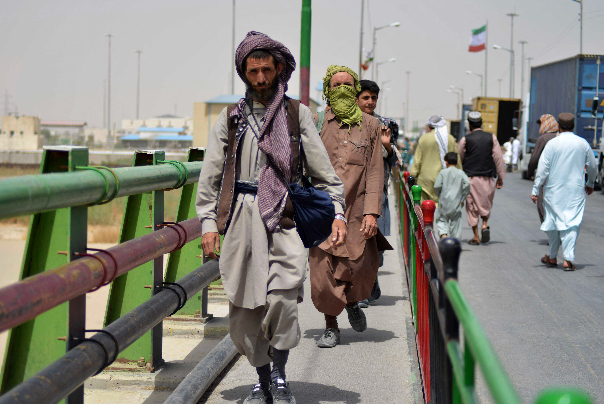 ايران تدعو طالبان لمنع دخول اللاجئين غير الشرعيين من الأفغان الى أراضيها