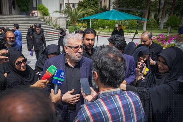Iran discovers four new oil, gas field