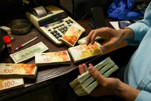 توقعات بضربة قاسية لاقتصاد إسرائيل مع خفض تصنيفه