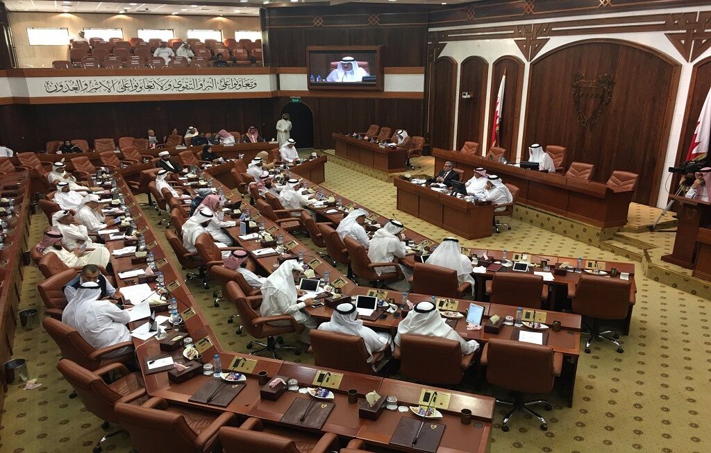 Bahrain cuts off economic ties with Israel and recalls its ambassador