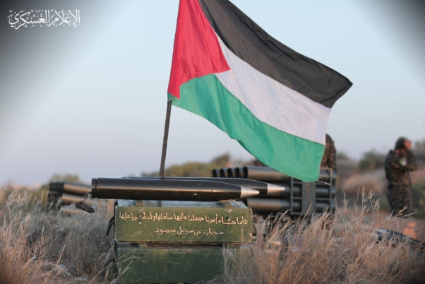 ההתנגדות בעזה מתנגשת עם חיילי הכיבוש ממרחק אפס... ומשמידה נושאת כוחות ישראלית וטנקים.