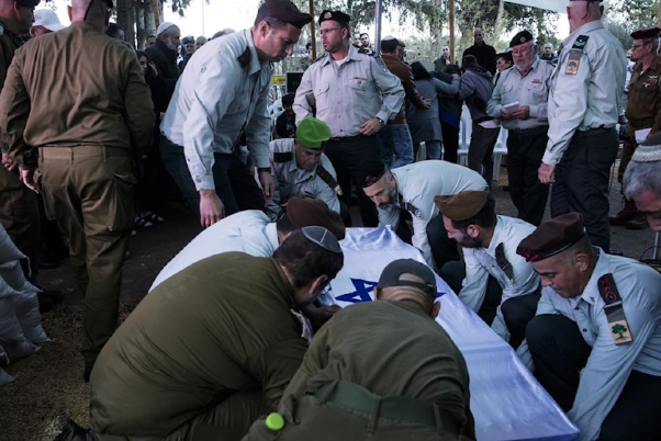 "צבא" הכיבוש מודה בהריגת שני חיילי מילואים, אחד מהם קצין, בצפון עזה.