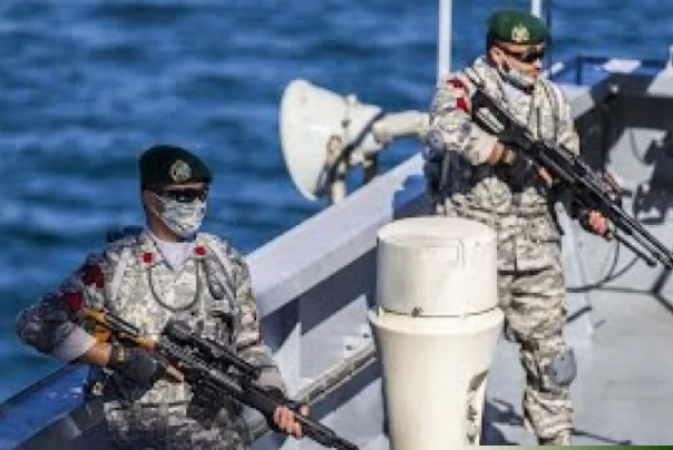 Военно-морские силы Ирана задержали американский нефтяной танкер в Оманском море