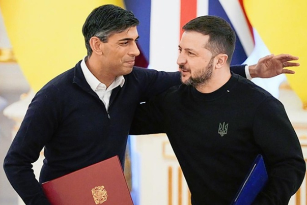 Украина: Лондон уже в пути к крупнейшему подарку беспилотного оружия