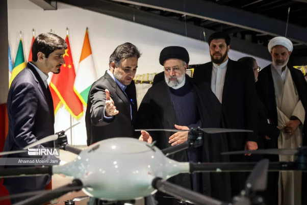 President Raisi tours iHiT exhibition of Iranian technology products