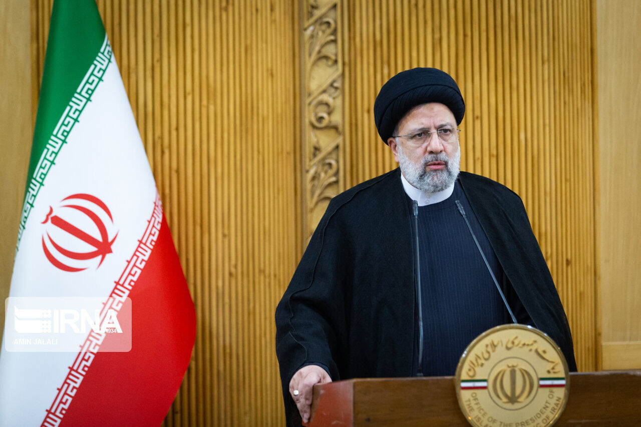 Pres. Raisi appreciates high elections turnout before departing for Algeria