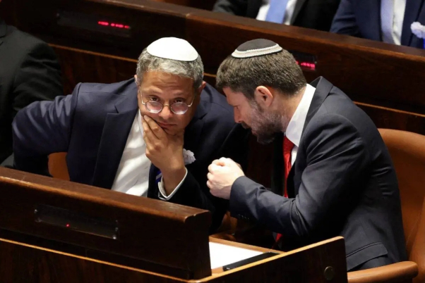 בגלל המשא ומתן בקהיר.. תקשורת ישראלית: סמוטריץ' ובן גביר מאיימים על ממשלת נתניהו