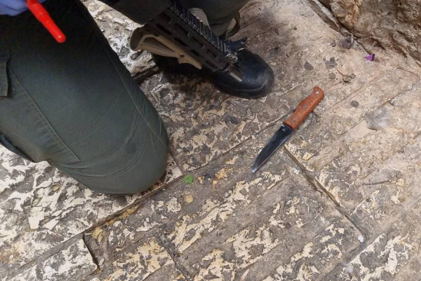 שוטר ישראלי נפצע בפיגוע דקירה בירושלים שביצע תייר טורקי