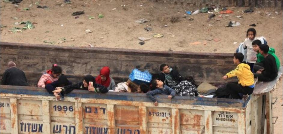 VIDEO: Rafah residents depart after Israel's attack