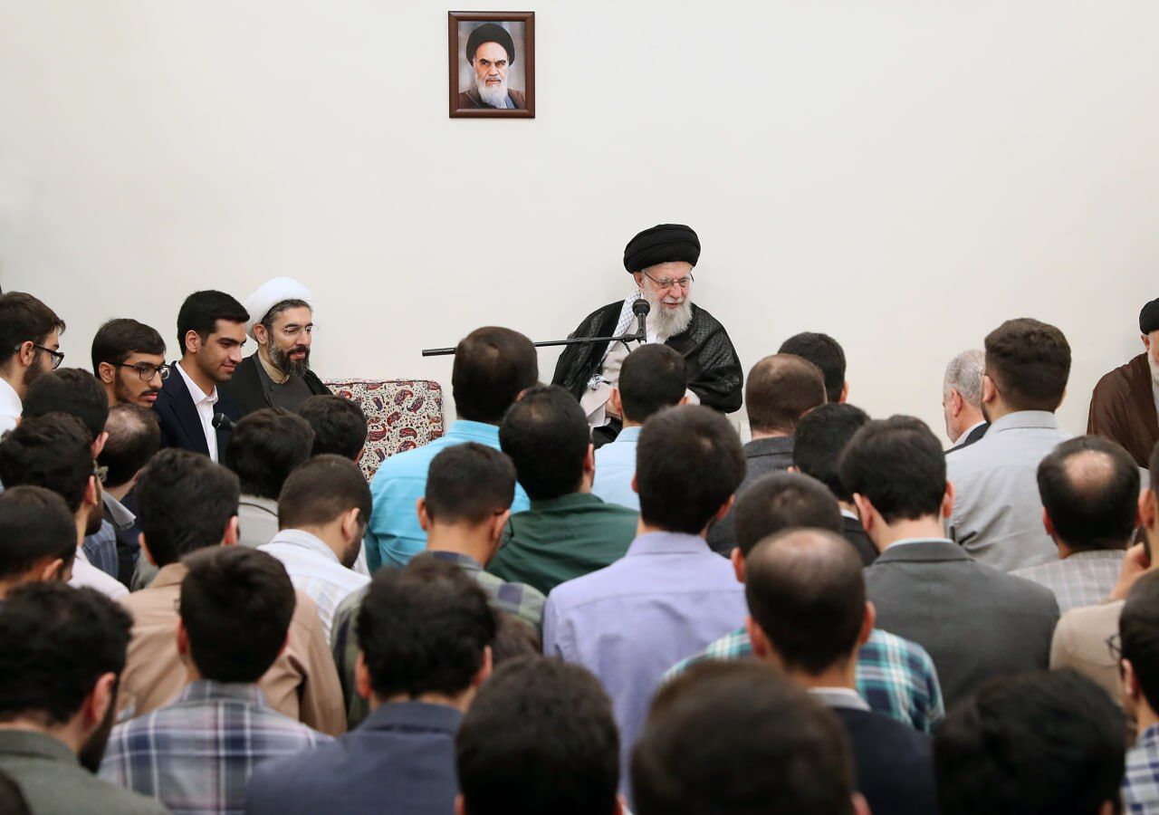 Ayatollah Khamenei urges efforts to increase participation in presidential election