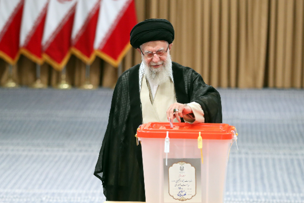 מנהיג המהפכה: ברוך השם, האנשים היקרים שלנו יבחרו במועמד הטוב ביותר