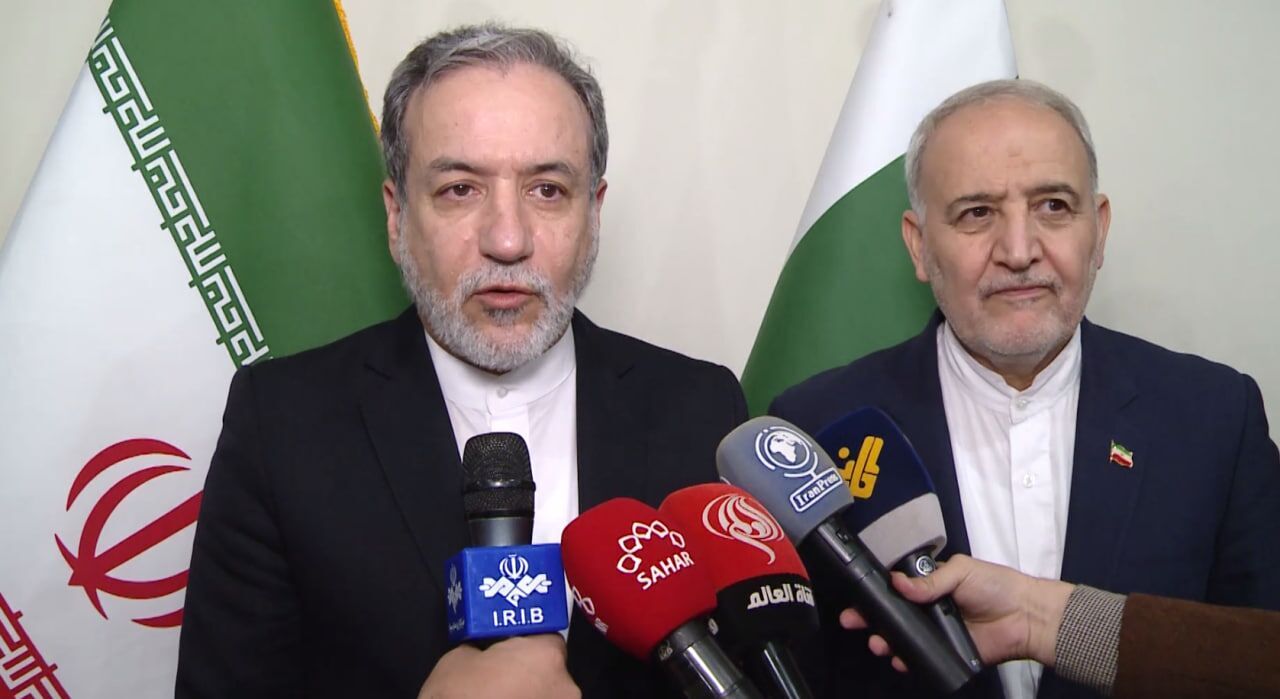 FM: Iran, Pakistan believe there are close ties between border terrorists and Israel