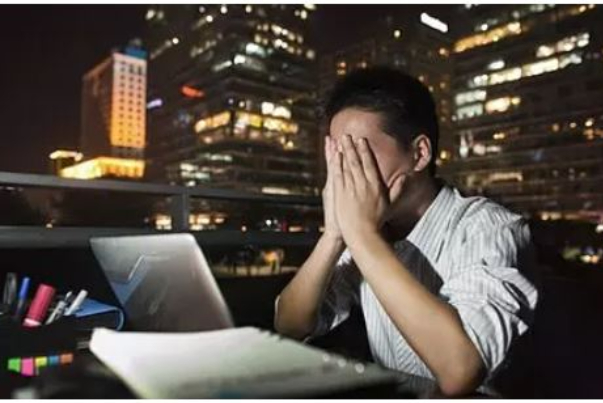 Long Working Hours: Opportunity or Threat for the Economy?