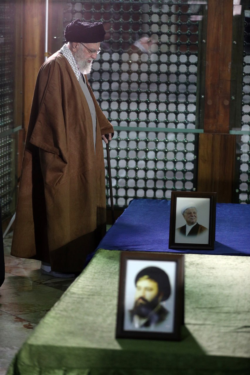 حضور+رهبر+انقلاب+در+مرقد+امام+خمینی