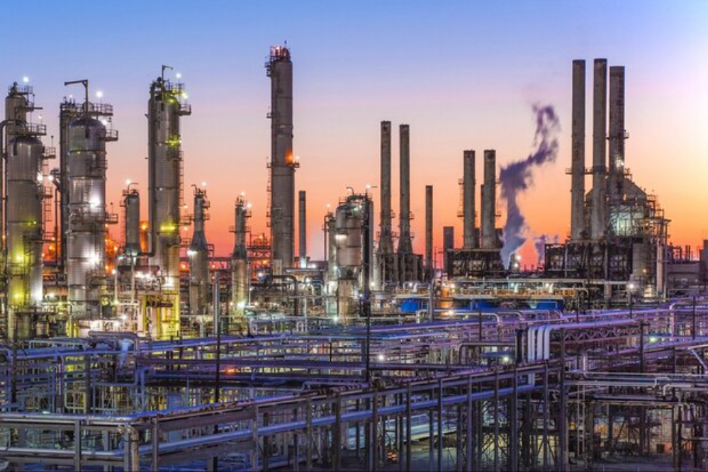 Установка интеллектуальной системы управления на 20 нефтеперерабатывающих и нефтехимических заводах