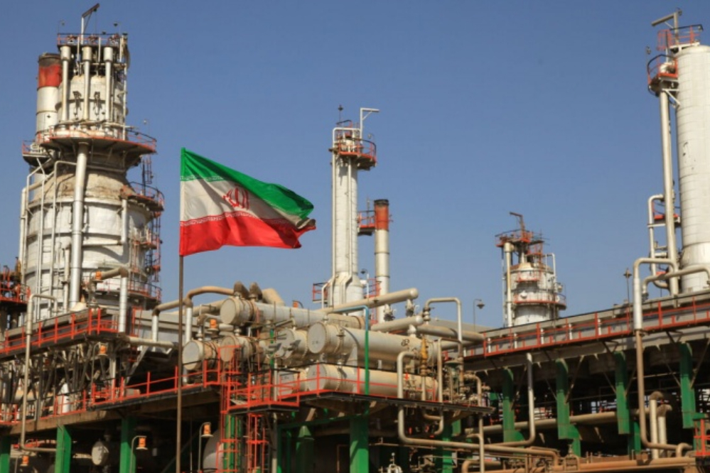 29 эсфанда- годовщина национализации нефтяной промышленности в Иране