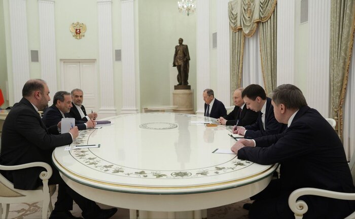 Araqchi meets Putin in Moscow