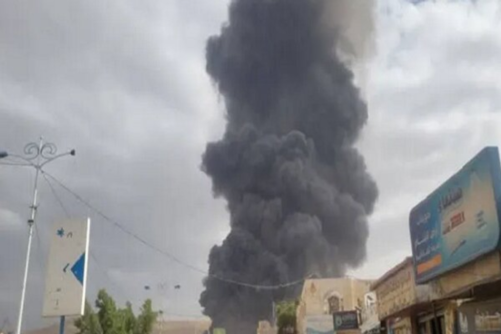 عدوان صهيوني على اليمن يستهدف مطار صنعاء