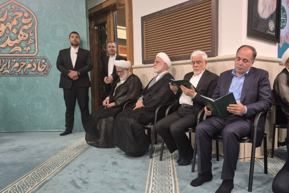 النائب الأول للرئيس الايراني يحضر حفل تكريم شهداء الخدمة