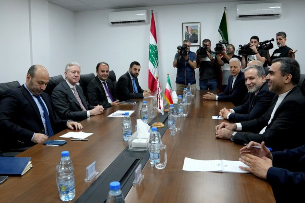 وزير الخارجية الايراني يلتقي نظيره اللبناني في بيروت