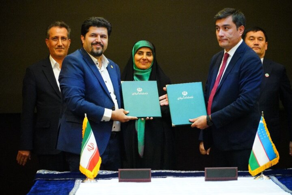 إيران وأوزبكستان تؤكدان على تطوير التعاون في مجال الترانزيت