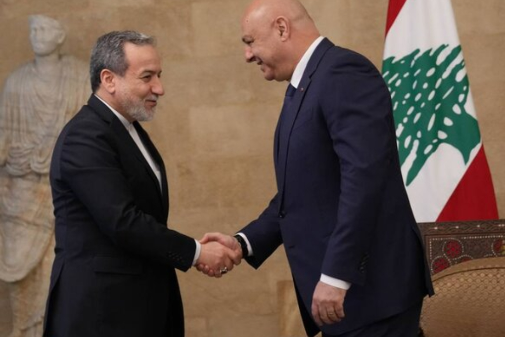 وزير الخارجية الايراني يجري مباحثات مع الرئيس اللبناني