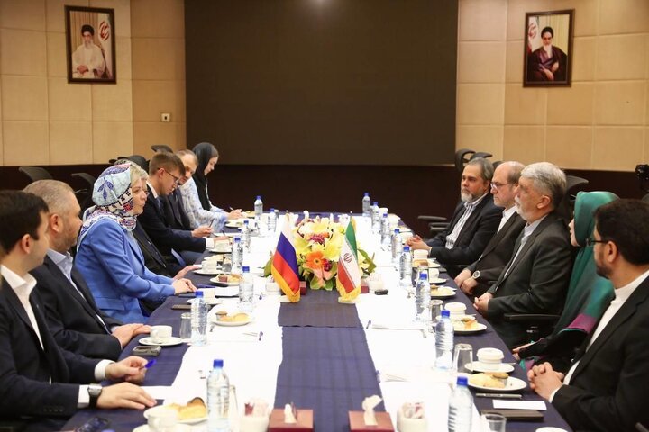 Iran, Russia culture ministers hold talks in Tehran