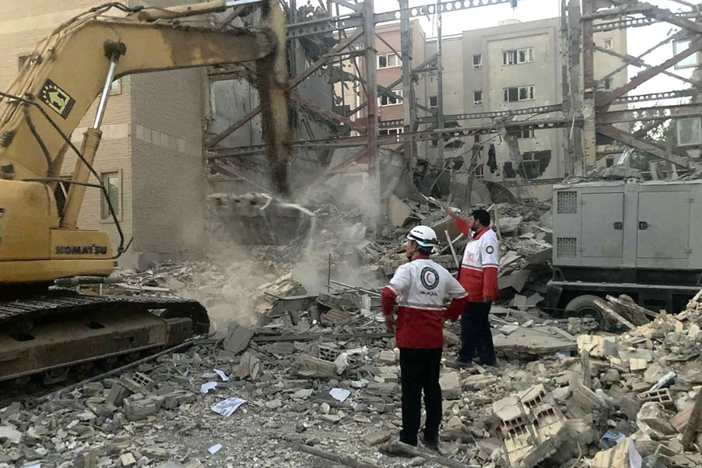התקפות ישראליות בטהראן ובאספהאן נהדפו, תאי ריגול נעצרו