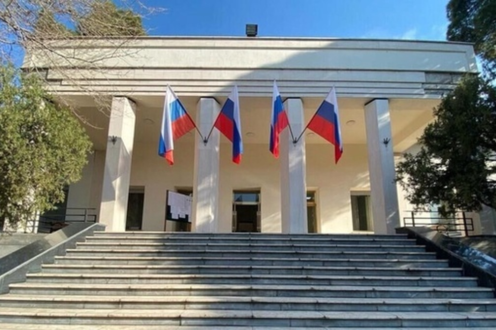 Посольство России возобновляет консульские услуги в Иране