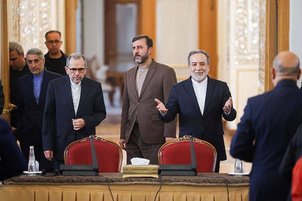 Diplomacy on the battlefield: Negotiation within the framework of dignity and rationality