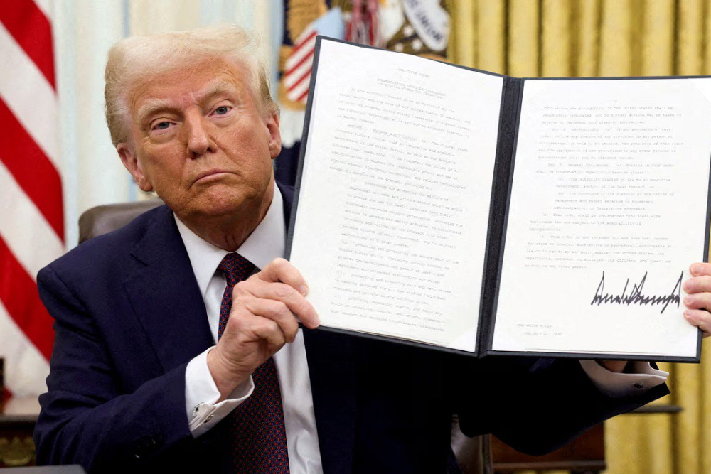 卫报：特朗普甚至将总统职位视为一笔交易！