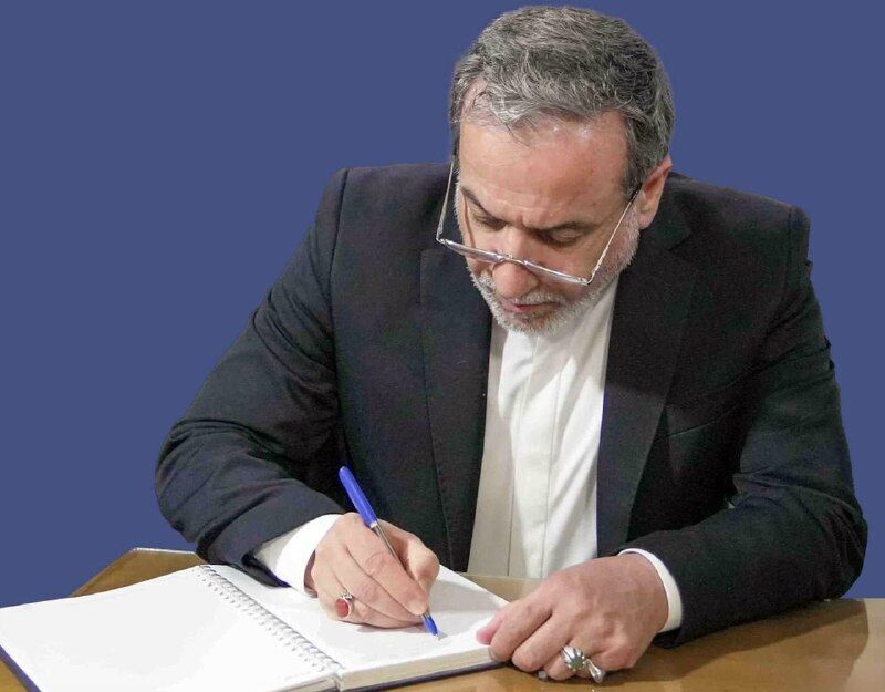 Araghchi terms Iran-Pakistan friendship a strategic investment in future