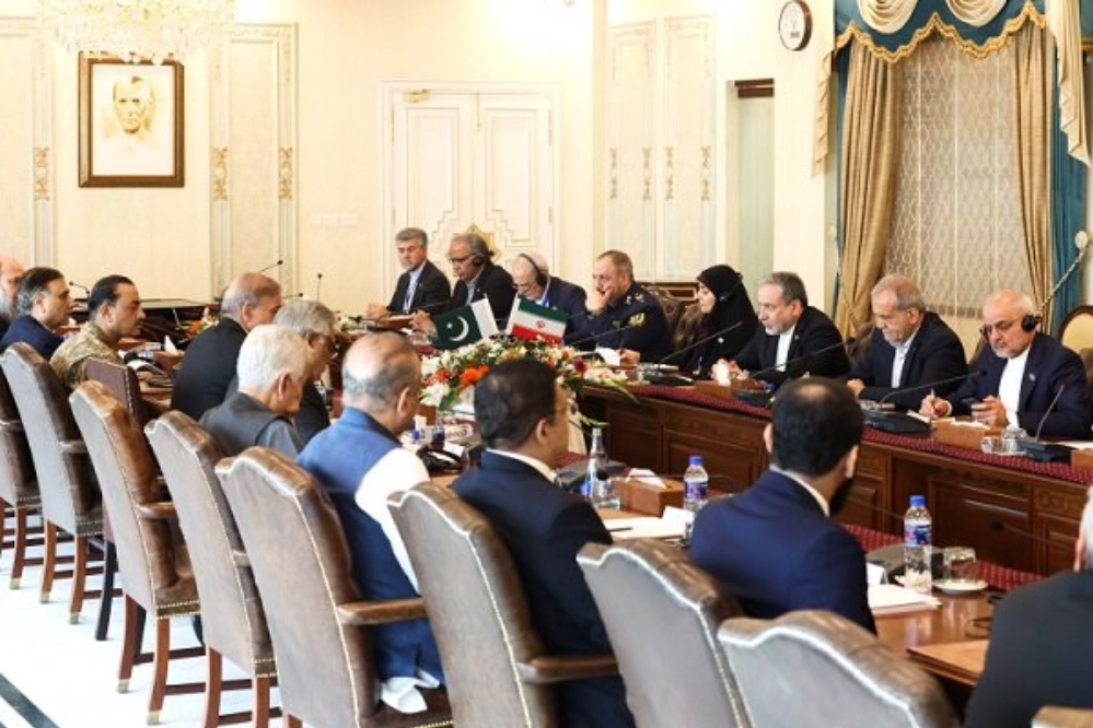 بزشكيان: الأمن والسلام يتحققان عندما تصبح العلاقات بين الشعوب ملموسة