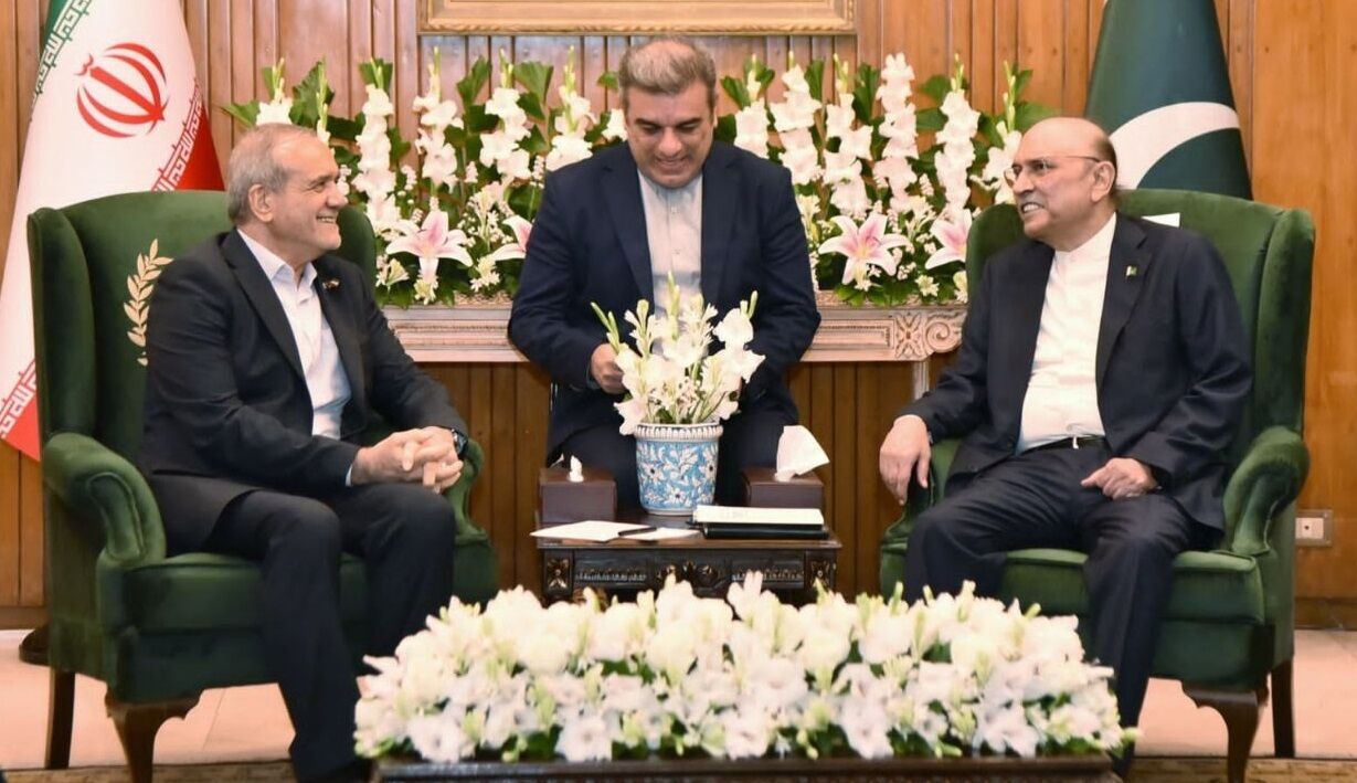 Pezeshkian, Zardari call for expanding bilateral ties