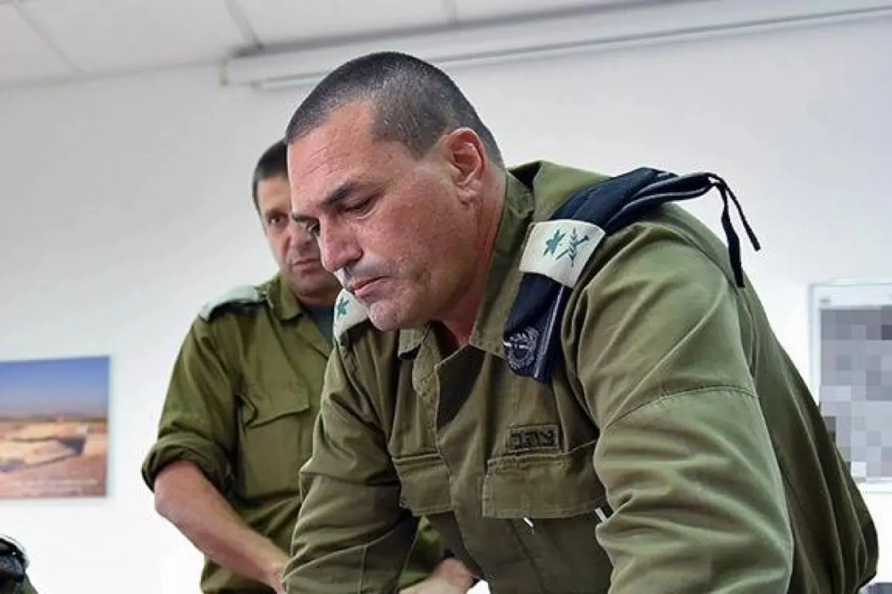 בנו של נתניהו מאשים את זמיר בהובלת "מרד צבאי"