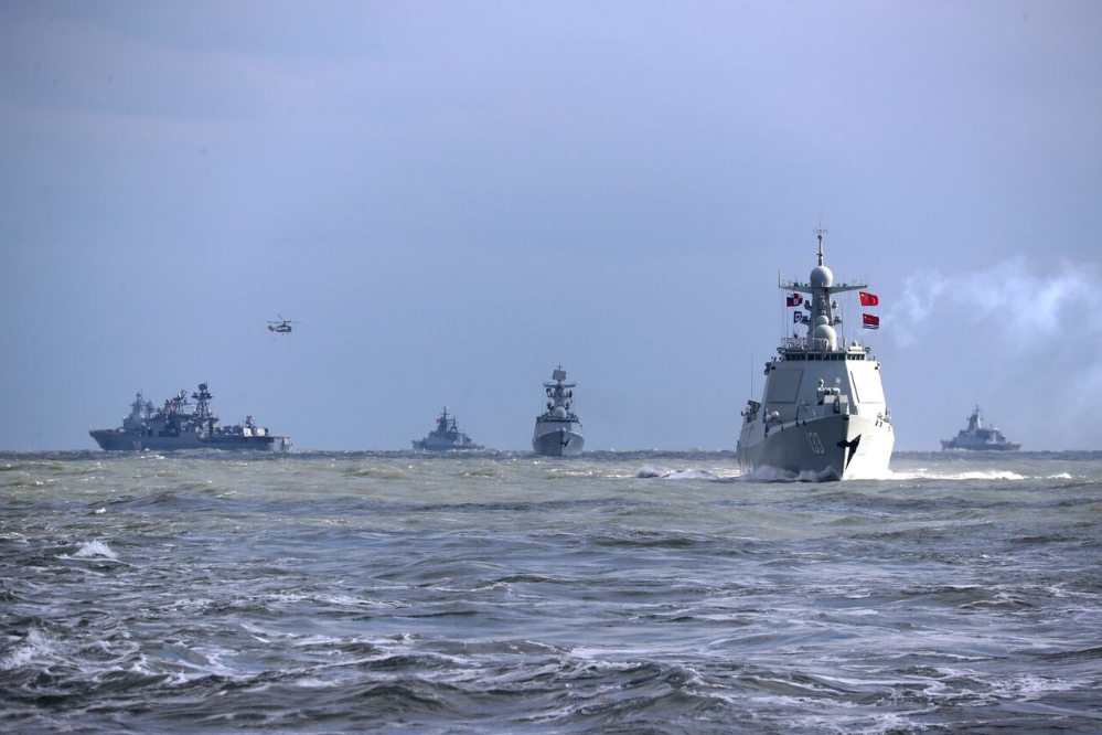 俄中海军在日本海进行联合巡逻