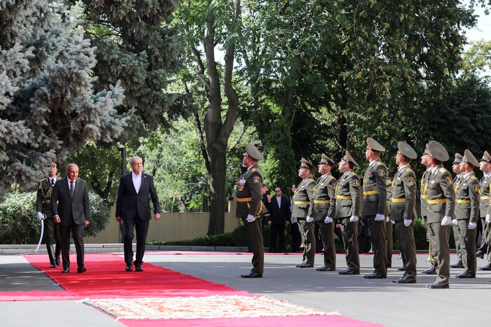 Armenian PM officially welcomes President Pezeshkian