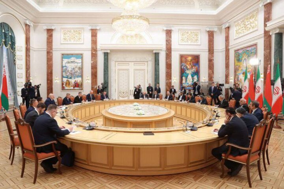 توقيع 12 وثيقة تعاون وبيان مشترك بين إيران وبيلاروسيا