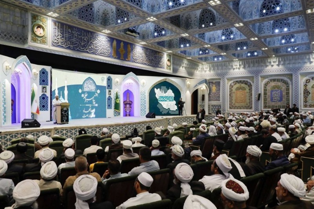 مؤتمر الرسول «ص» في الحرم الرضوي: وحدة الشيعة والسنة هي سر انتصار إيران في حرب الـ12 يوماً