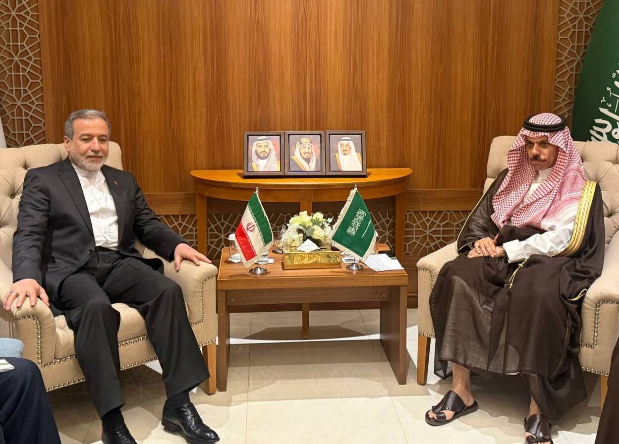 Iran and Saudi Arabia urge closer cooperation on regional stability