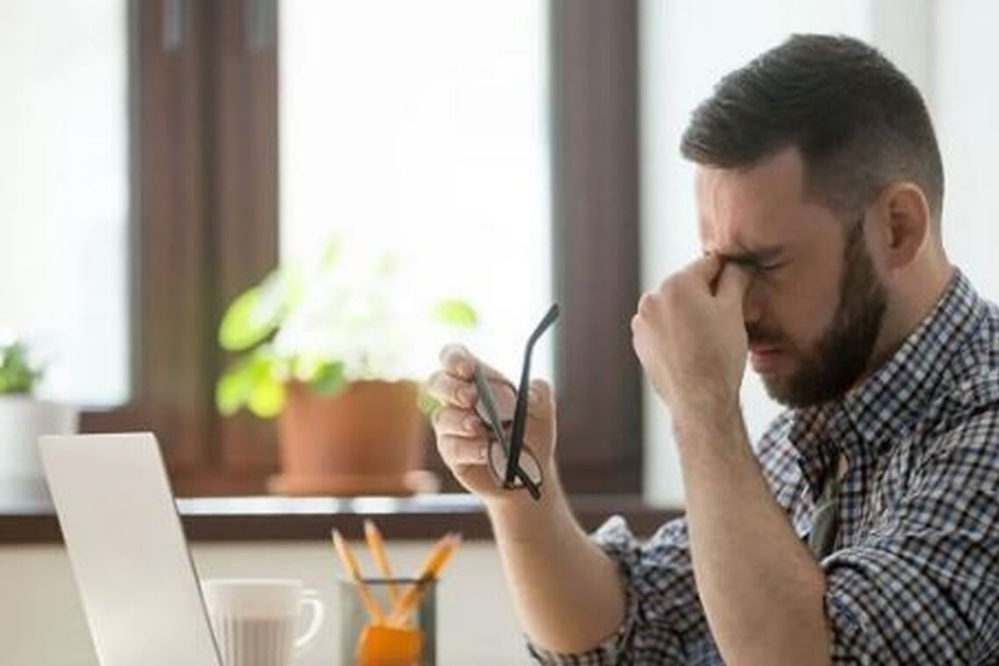 چگونه کم‌آبی بدن می‌تواند هورمون استرس را افزایش دهد؟