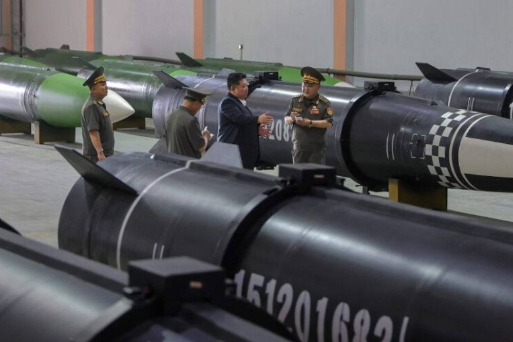 金正恩访华前参观导弹工厂